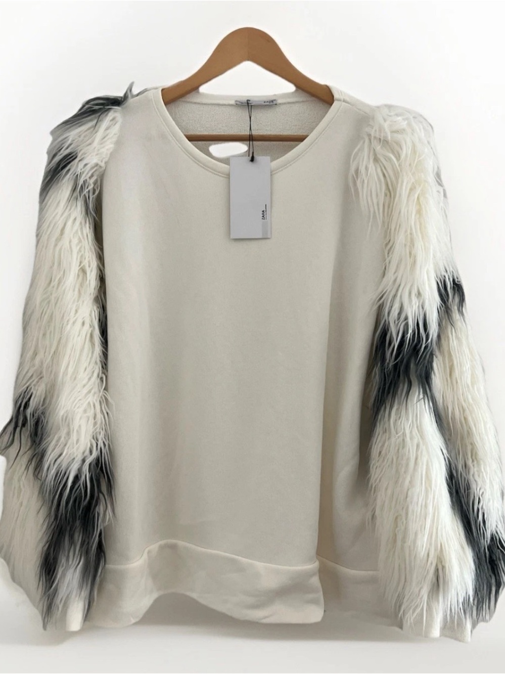 NWT Zara Faux Fur Sleeves Sweatshirt Medium